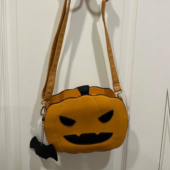 Pumpkin Crossbody bag with Groovy Orange Bracelet - Picture 3 of 6